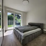 Ba With Free Garage Parking And Garden Apartment Bratislava