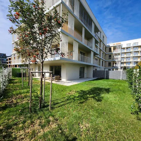 Ba With Free Garage Parking And Garden דירה