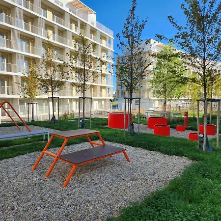 Ba With Free Garage Parking And Garden Братислава