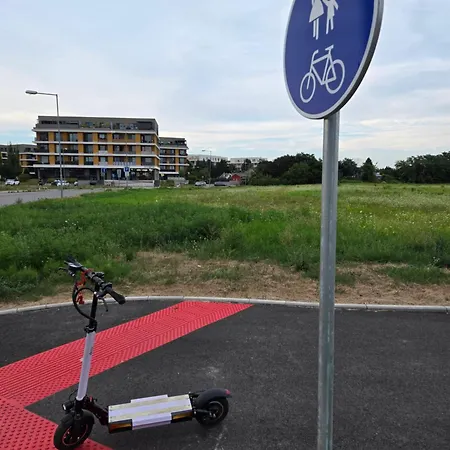 Διαμέρισμα Ba With Free Garage Parking And Garden