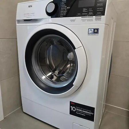 Ba With Free Garage Parking And Garden