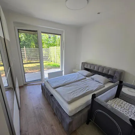 Apartment Ba With Free Garage Parking, Huge Outside Area *