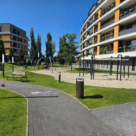 Ba With Free Garage Parking, Huge Outside Area Apartment Bratislava