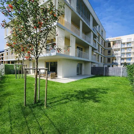 Ba With Free Garage Parking And Garden דירה