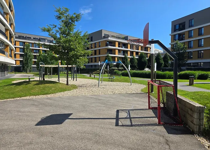 Ba With Free Garage Parking And Garden * Bratislava